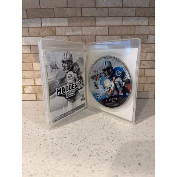 Madden‎ 25 - Picture 3 of 3